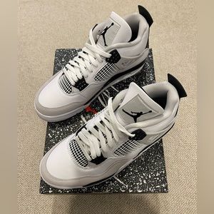 DS Brand New 100% Authentic Air Jordan 4 IV Military Black size 9.5 Mens